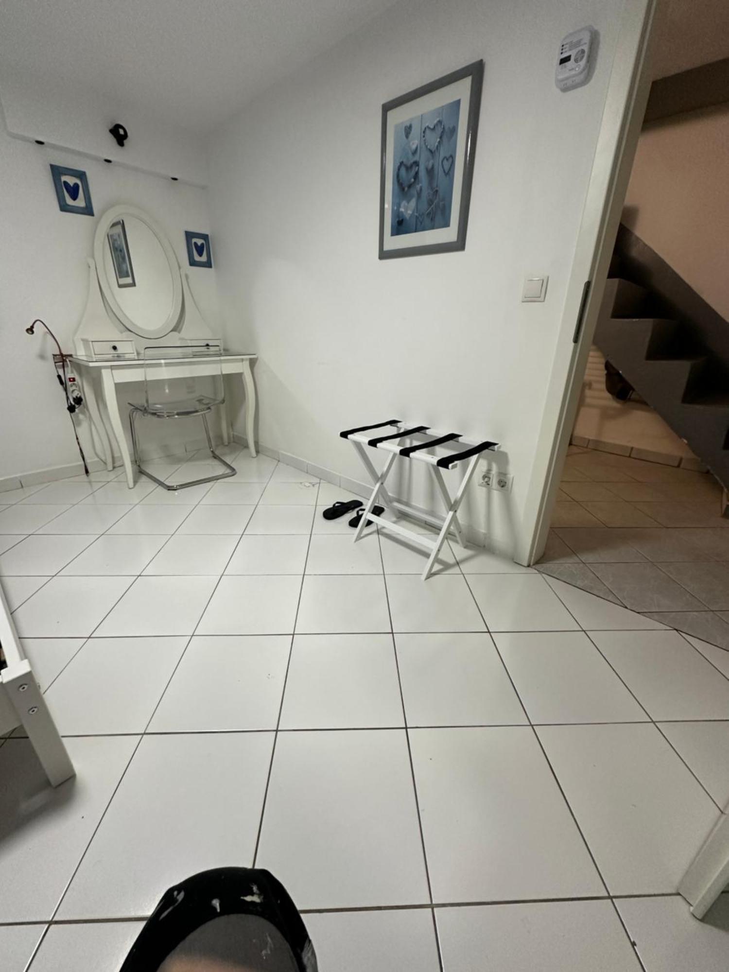 Simple Room In Luxembourg City מראה חיצוני תמונה