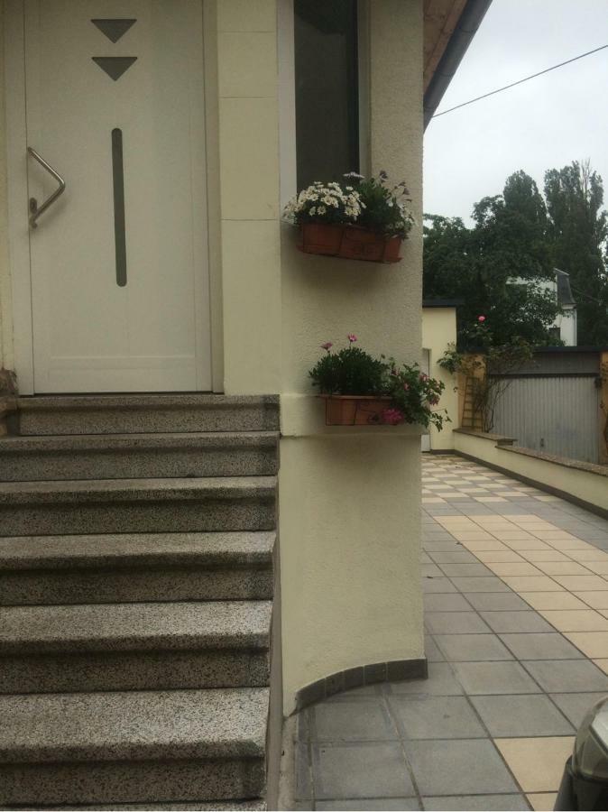 Simple Room In Luxembourg City מראה חיצוני תמונה