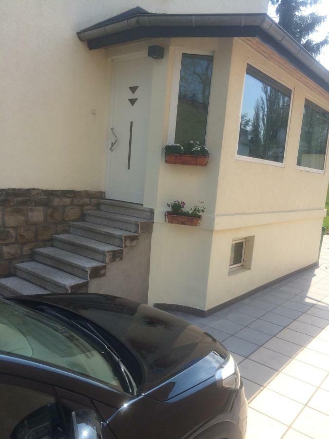 Simple Room In Luxembourg City מראה חיצוני תמונה